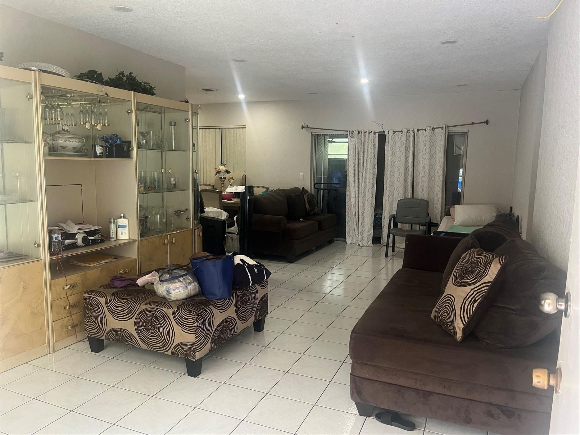 427 NE 160th Street, Miami, FL 33162 Photo