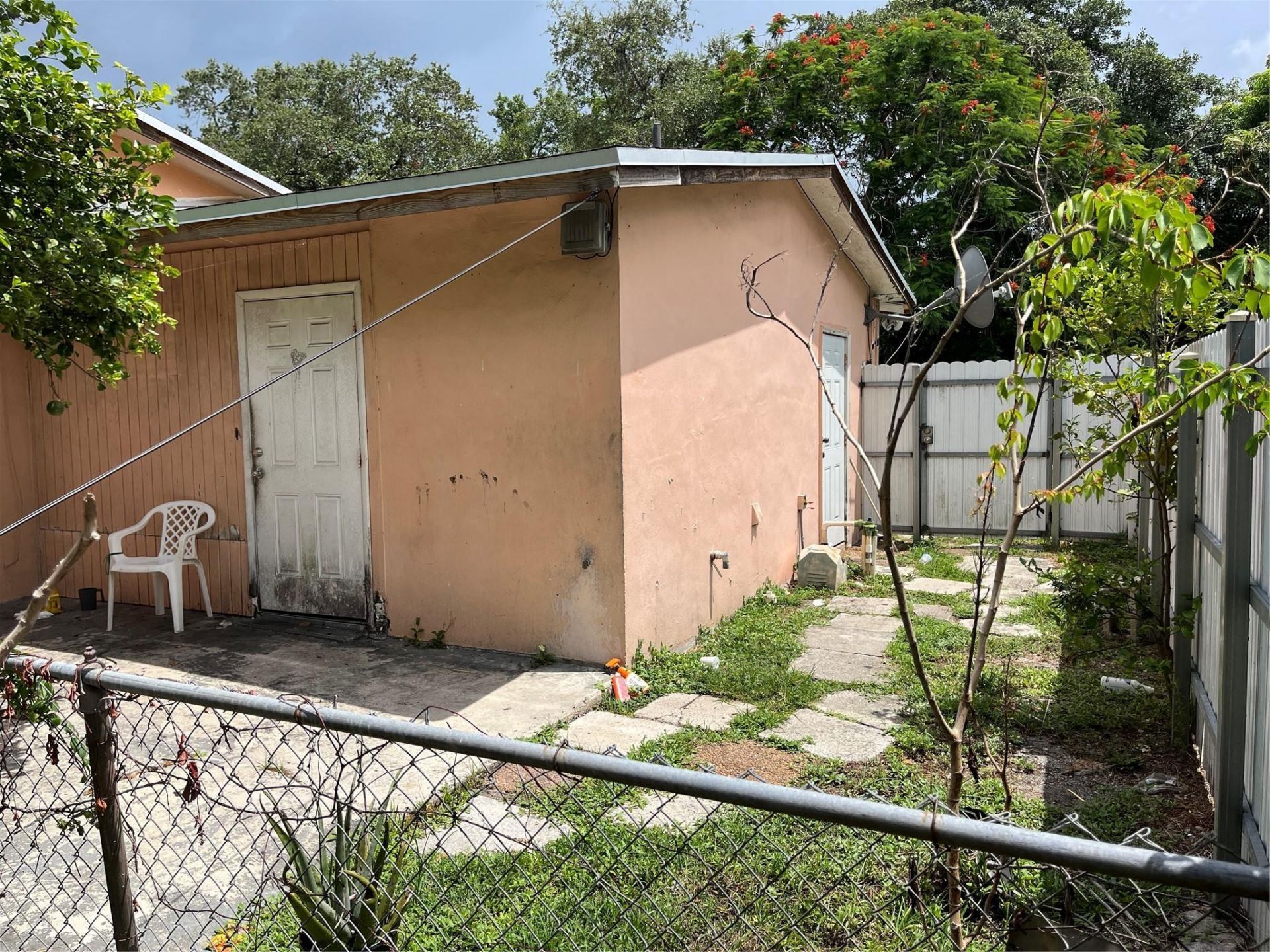 427 NE 160th Street, Miami, FL 33162 Photo