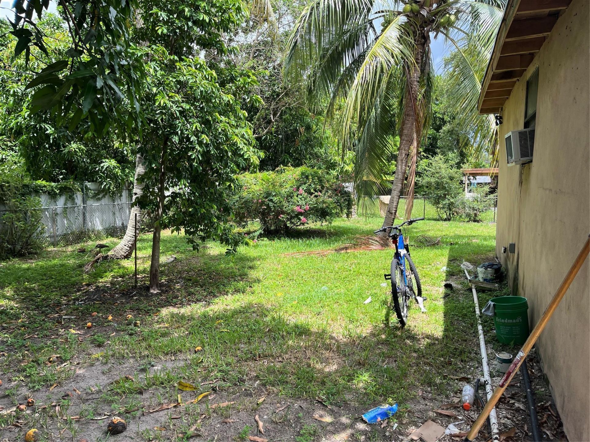 427 NE 160th Street, Miami, FL 33162 Photo