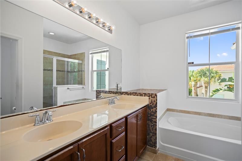 450 Greensboro Way, Boynton Beach, FL 33435 Photo