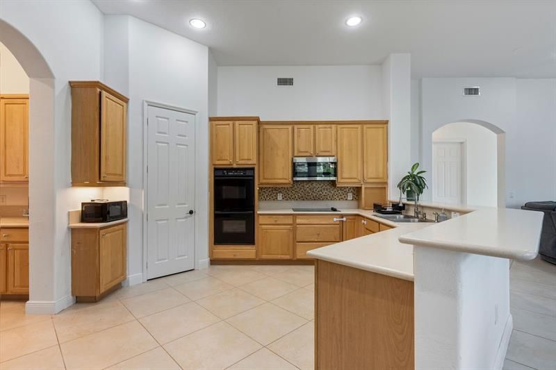 15651 SW 15 Street, Davie, FL 33326 Photo