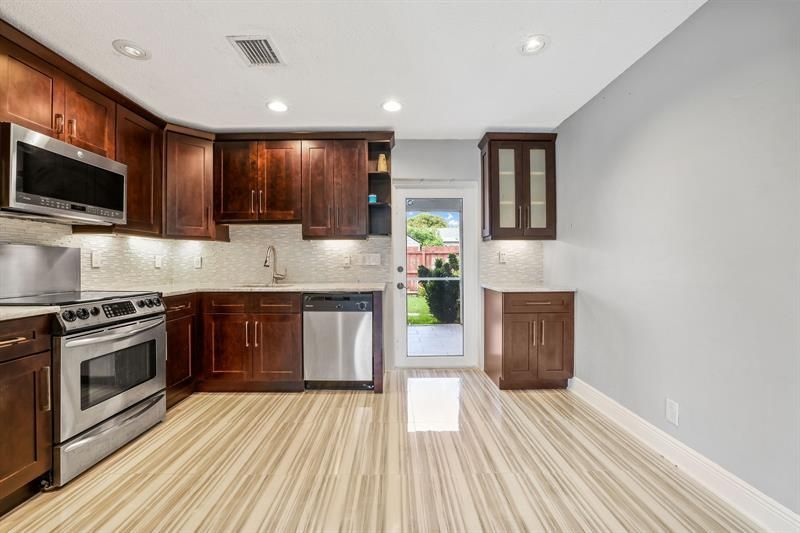 4805 NW 27th Way, Tamarac, FL 33309 Photo