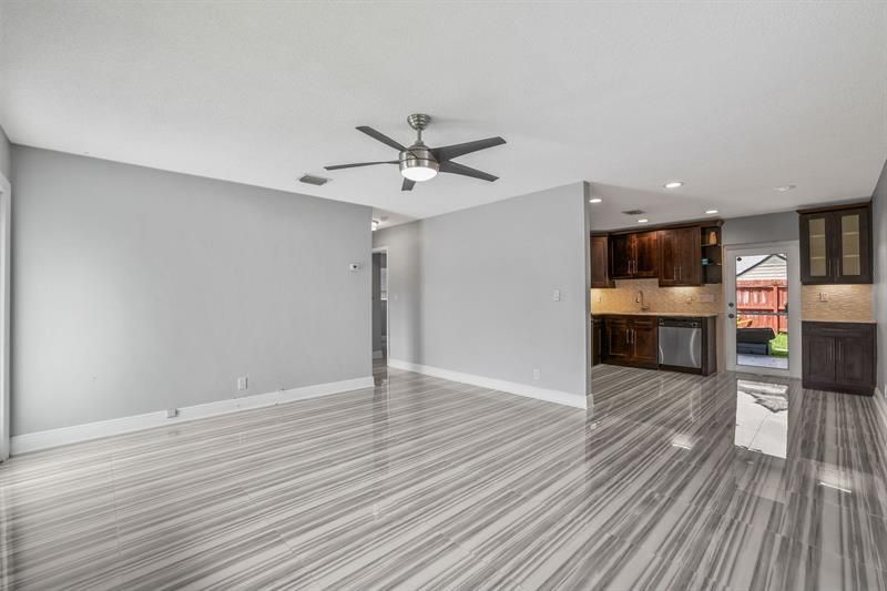 4805 NW 27th Way, Tamarac, FL 33309 Photo