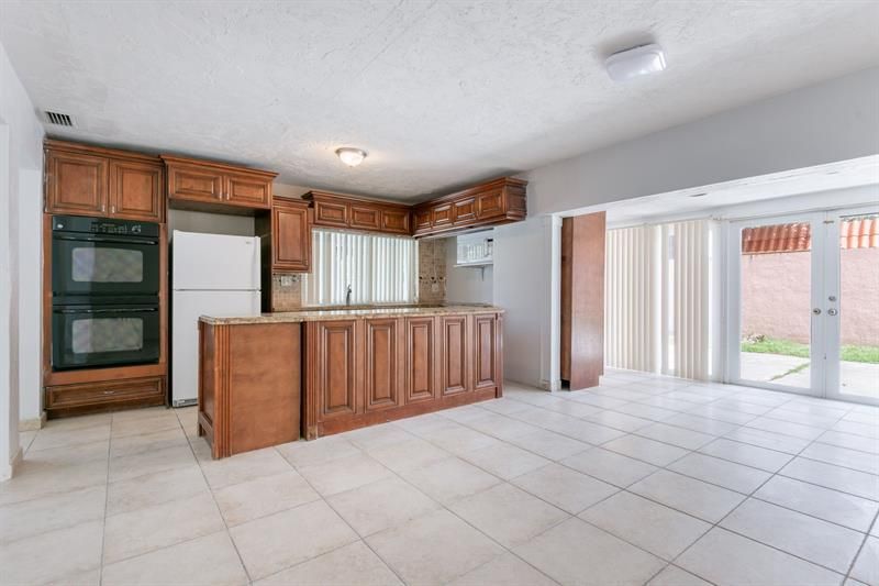 8424 SW 102nd Place, Miami, FL 33173 Photo