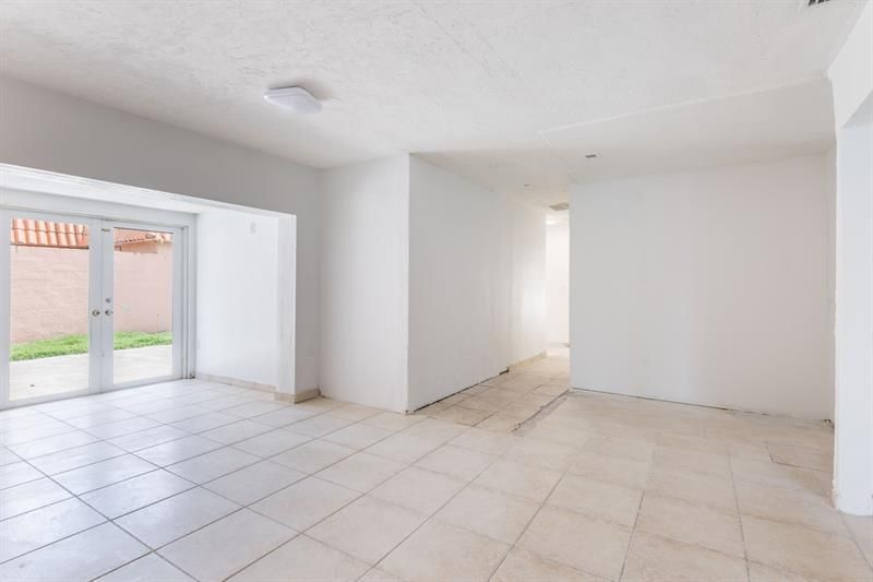 8424 SW 102nd Place, Miami, FL 33173 Photo