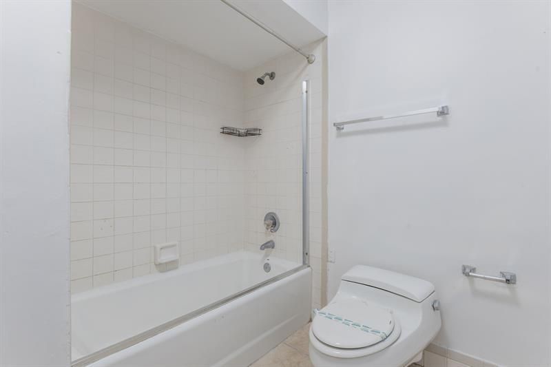 8424 SW 102nd Place, Miami, FL 33173 Photo