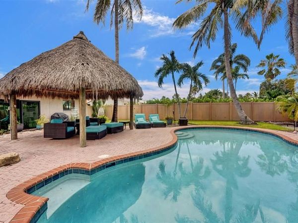 60 SE 10th Street, Pompano Beach, FL 33060