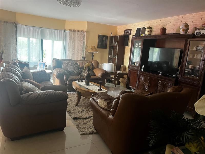 1265 NW 134th St, North Miami, FL 33167 Photo