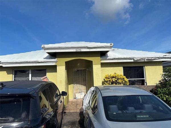 18476 NW 52nd Path, Miami Gardens, FL 33055