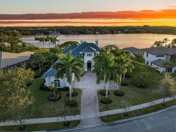 3111 Lake Ridge Ln, Weston, FL 33332