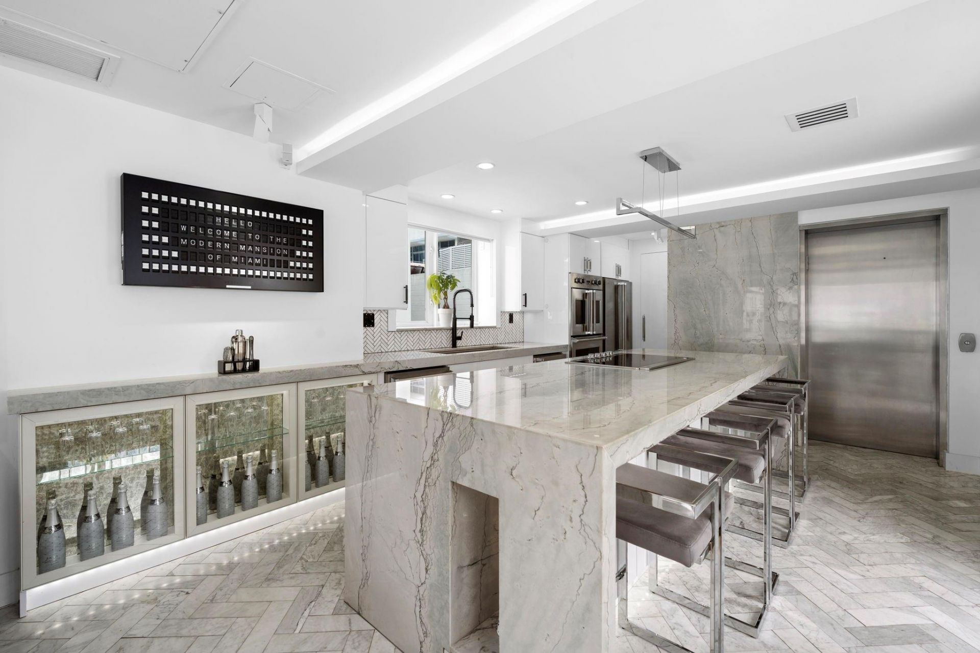 124 11th St, Miami Beach, FL 33139 Photo