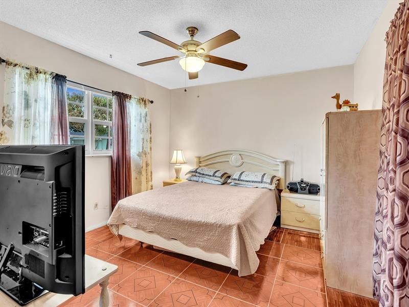 4220 NW 49th Ave, Lauderdale Lakes, FL 33319 Photo