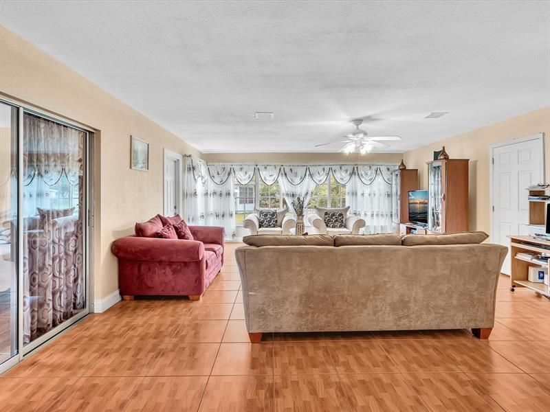 4220 NW 49th Ave, Lauderdale Lakes, FL 33319 Photo