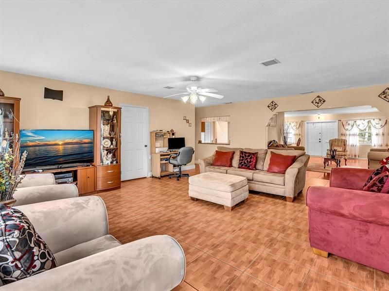 4220 NW 49th Ave, Lauderdale Lakes, FL 33319 Photo