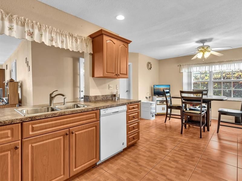 4220 NW 49th Ave, Lauderdale Lakes, FL 33319 Photo