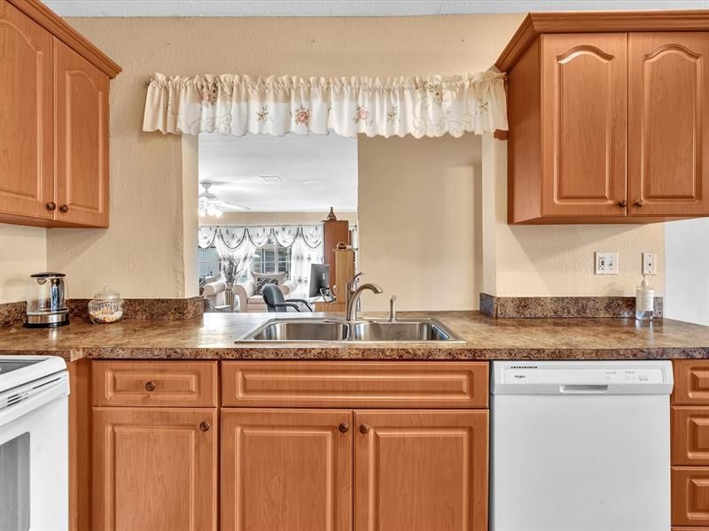 4220 NW 49th Ave, Lauderdale Lakes, FL 33319 Photo