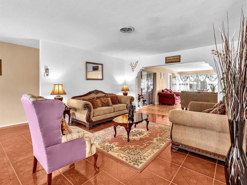 4220 NW 49th Ave, Lauderdale Lakes, FL 33319 Photo