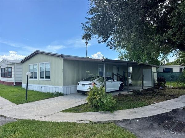 21850 NW 7th Ct, Pembroke Pines, FL 33029