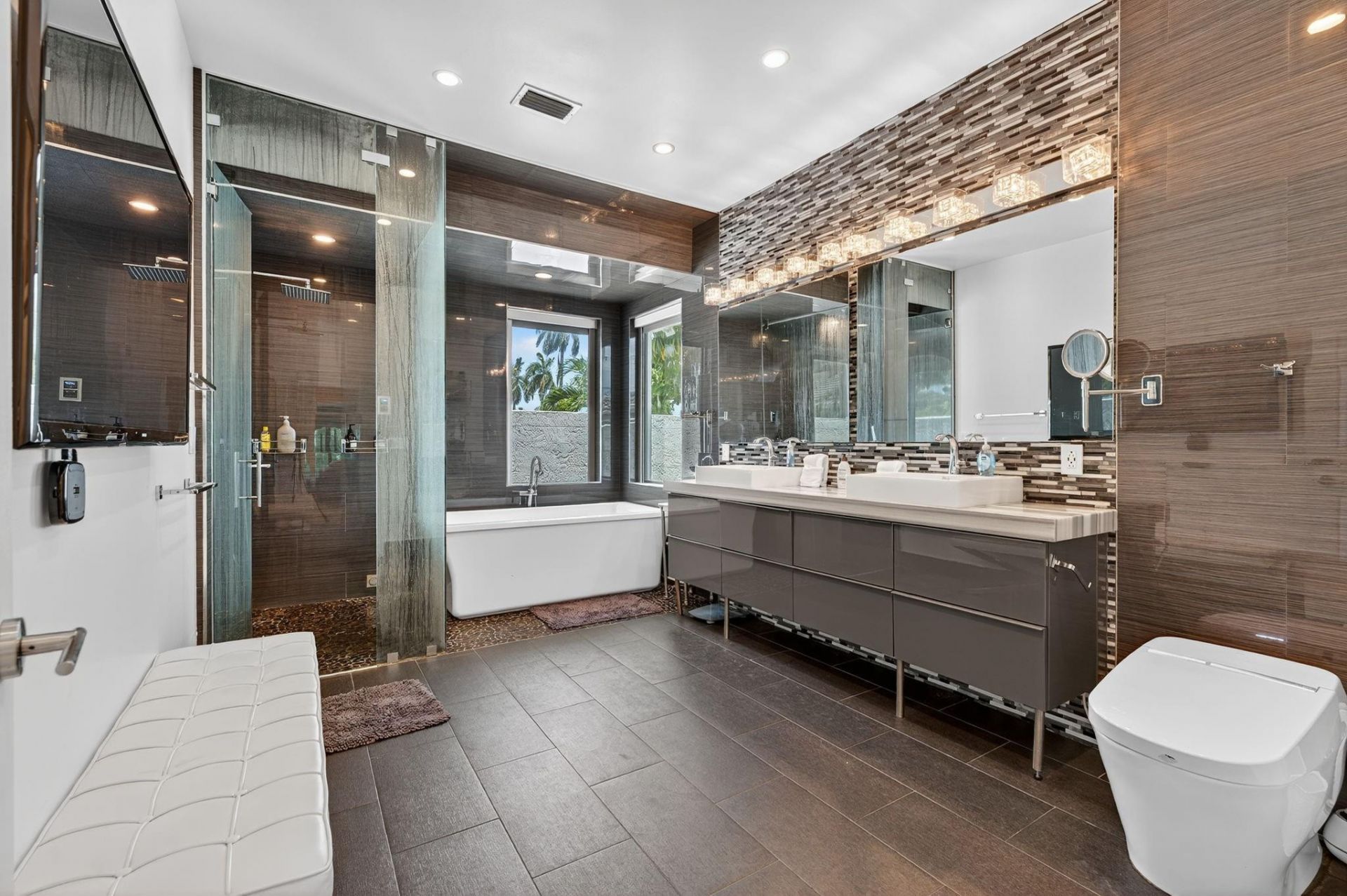 2460 NE 36th Street, Fort Lauderdale, FL 33308 Photo