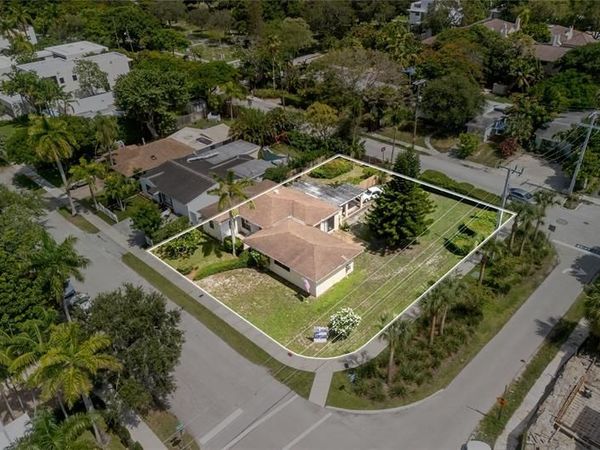 904 SE 11th Ct, Fort Lauderdale, FL 33316