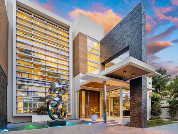 650 Royal Plaza Drive, Fort Lauderdale, FL 33301