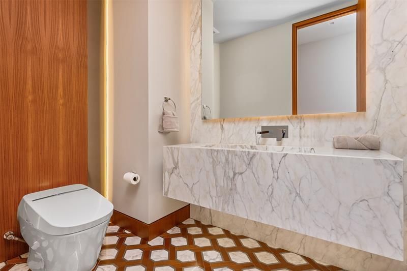 650 Royal Plaza Dr, Fort Lauderdale, FL 33301 Photo