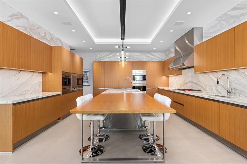 650 Royal Plaza Dr, Fort Lauderdale, FL 33301 Photo