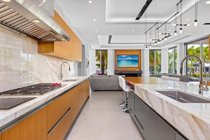 650 Royal Plaza Dr, Fort Lauderdale, FL 33301 Photo