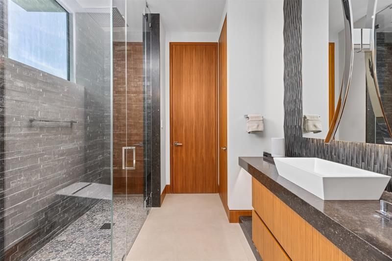 650 Royal Plaza Dr, Fort Lauderdale, FL 33301 Photo