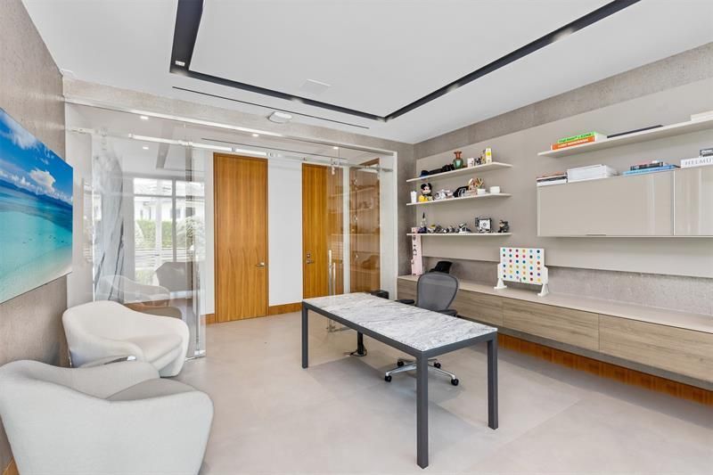 650 Royal Plaza Dr, Fort Lauderdale, FL 33301 Photo