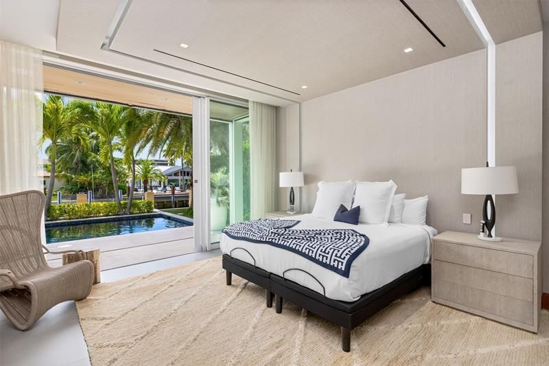 650 Royal Plaza Dr, Fort Lauderdale, FL 33301 Photo