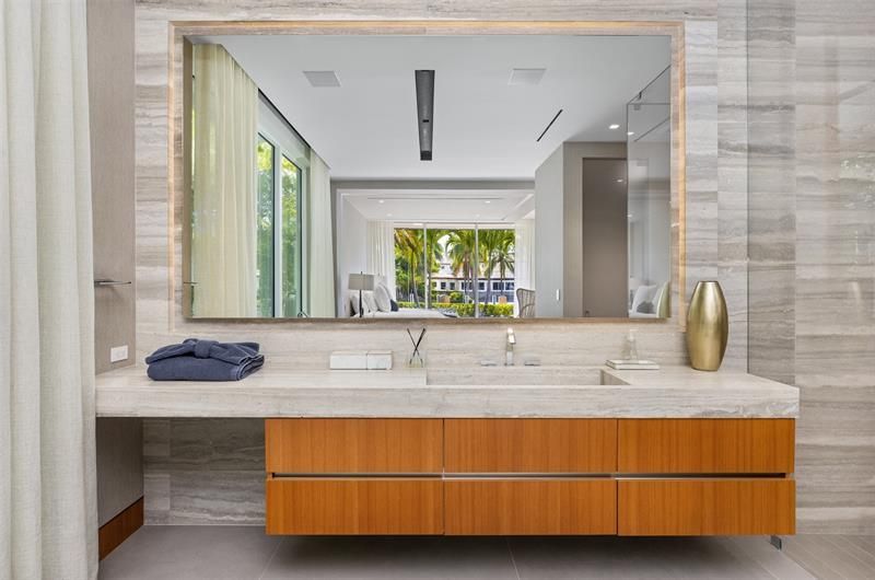 650 Royal Plaza Dr, Fort Lauderdale, FL 33301 Photo