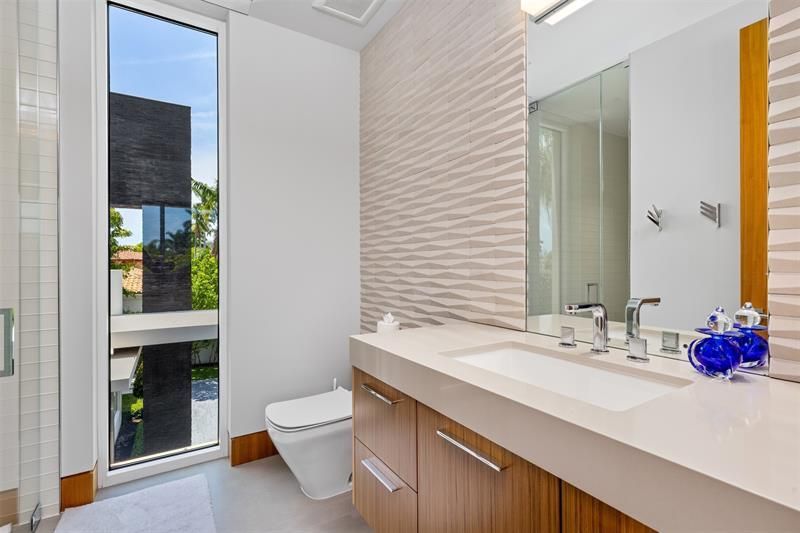 650 Royal Plaza Dr, Fort Lauderdale, FL 33301 Photo