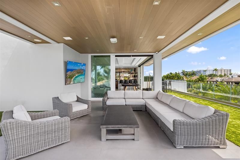 650 Royal Plaza Dr, Fort Lauderdale, FL 33301 Photo