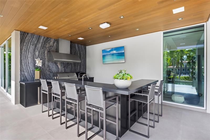 650 Royal Plaza Dr, Fort Lauderdale, FL 33301 Photo