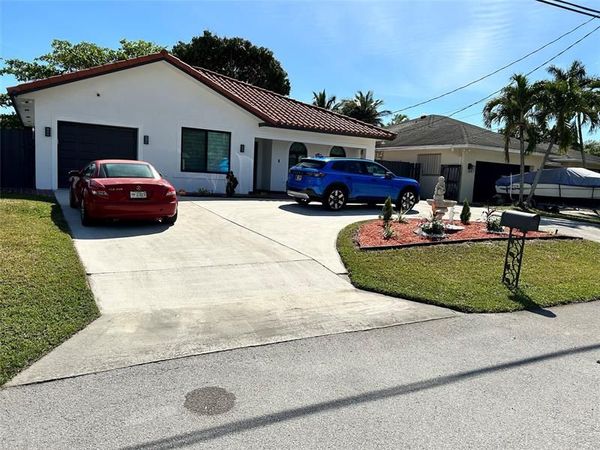 2000 SW 28th Ave, Fort Lauderdale, FL 33312