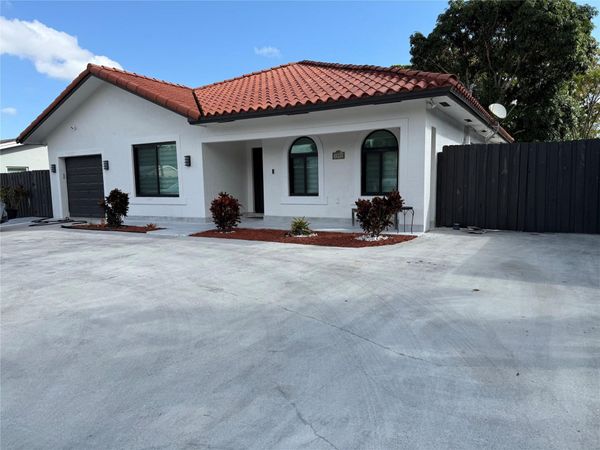 2000 SW 28th Avenue, Fort Lauderdale, FL 33312