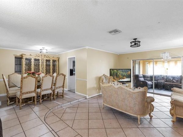 970 SW 67th Avenue, North Lauderdale, FL 33068