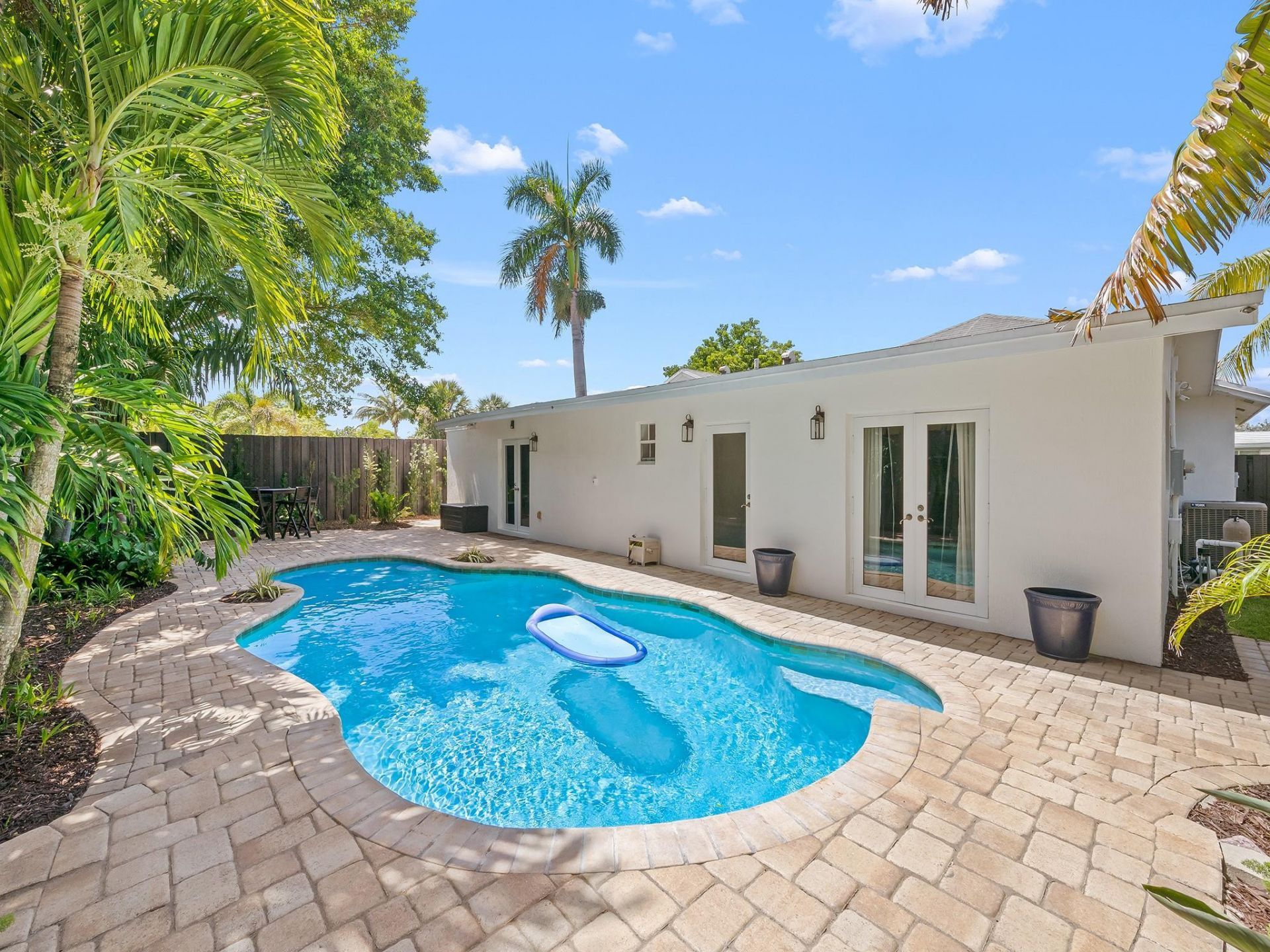 812 NW 26th Street, Wilton Manors, FL 33311 Photo