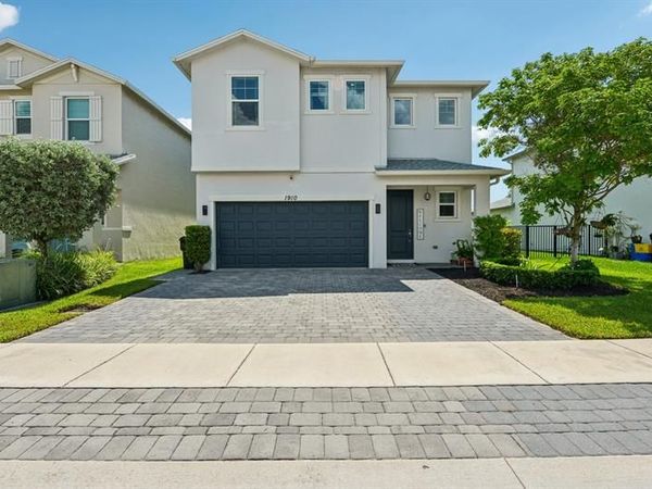 1910 Harding St, Lake Worth Beach, FL 33460