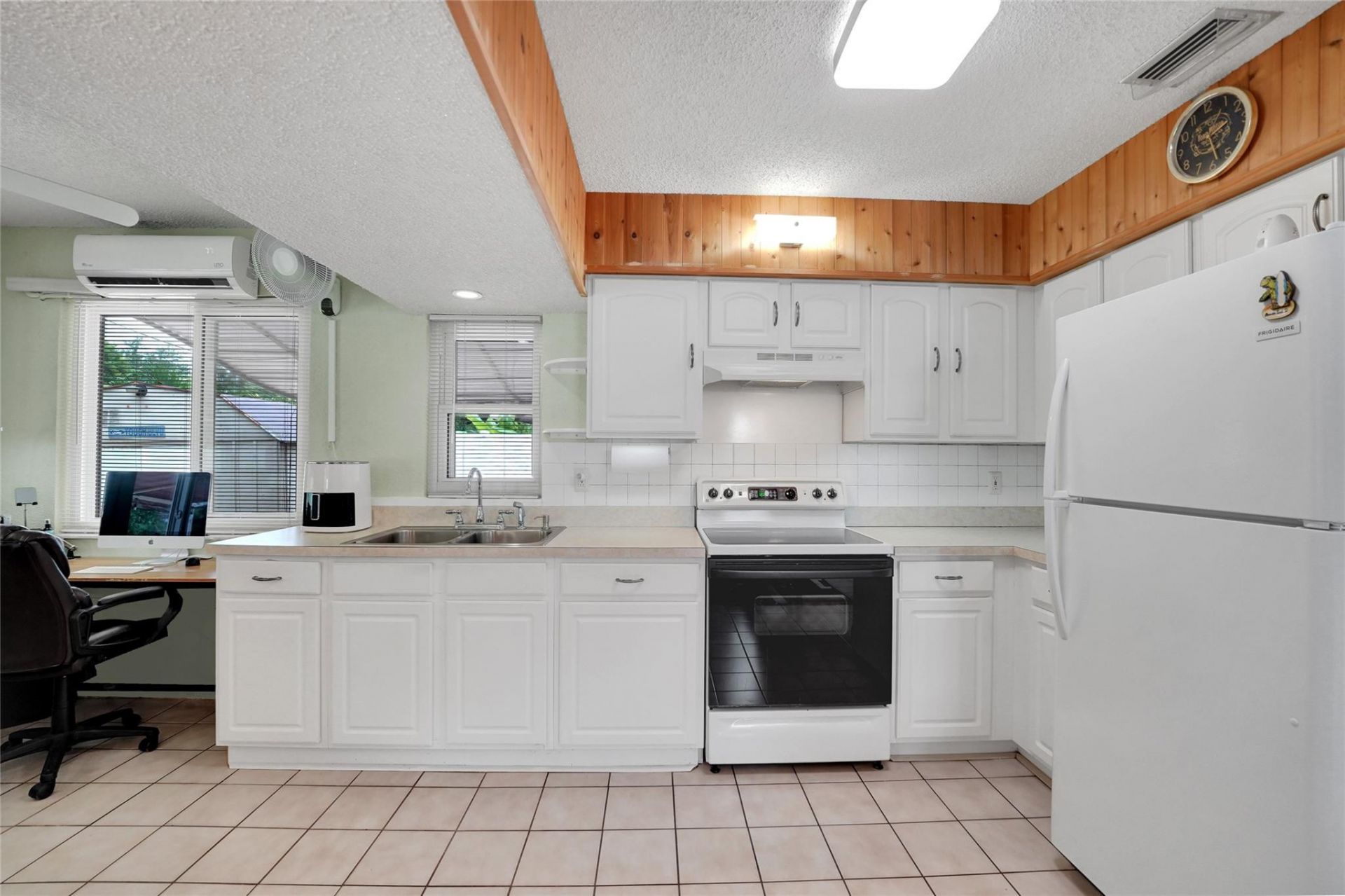 2011 N 31st Avenue, Hollywood, FL 33021 Photo