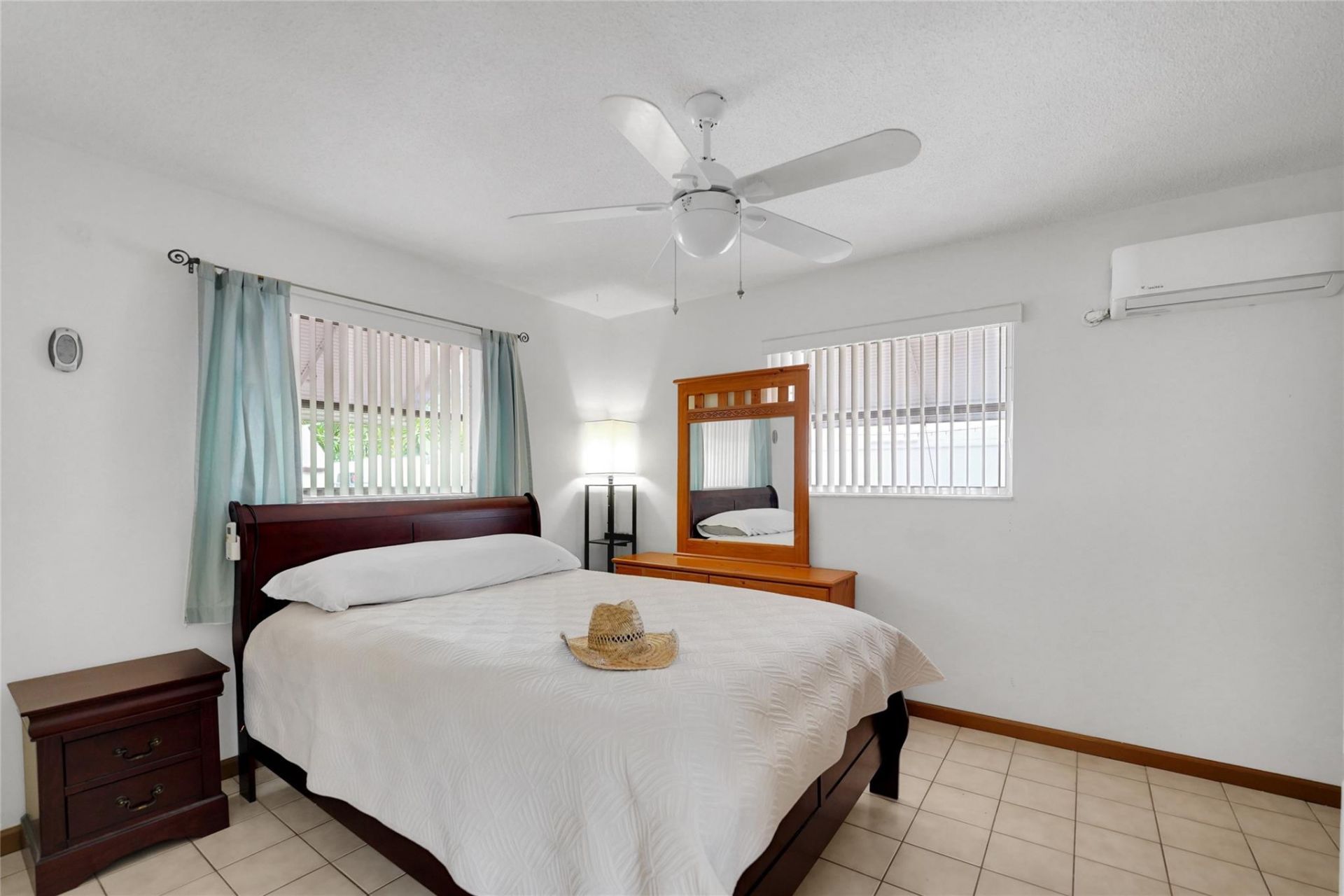 2011 N 31st Avenue, Hollywood, FL 33021 Photo
