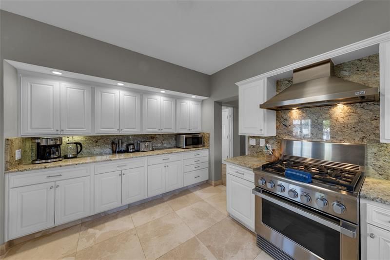 616 Riviera Isle Drive, Fort Lauderdale, FL 33308 Photo