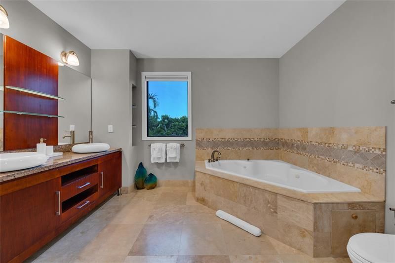 616 Riviera Isle Drive, Fort Lauderdale, FL 33308 Photo