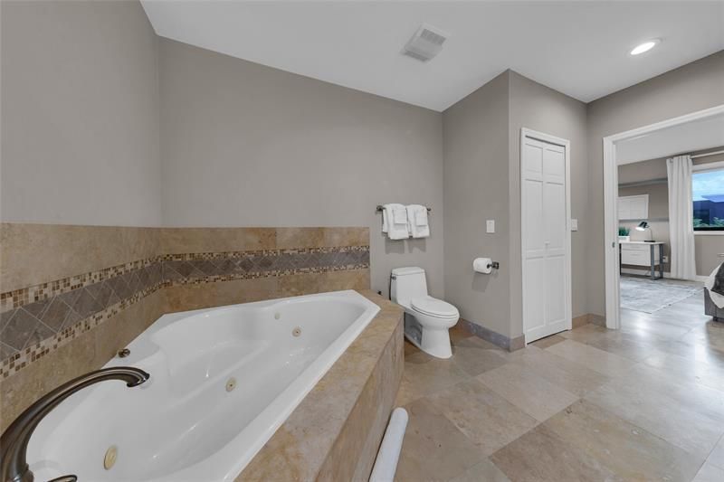 616 Riviera Isle Drive, Fort Lauderdale, FL 33308 Photo