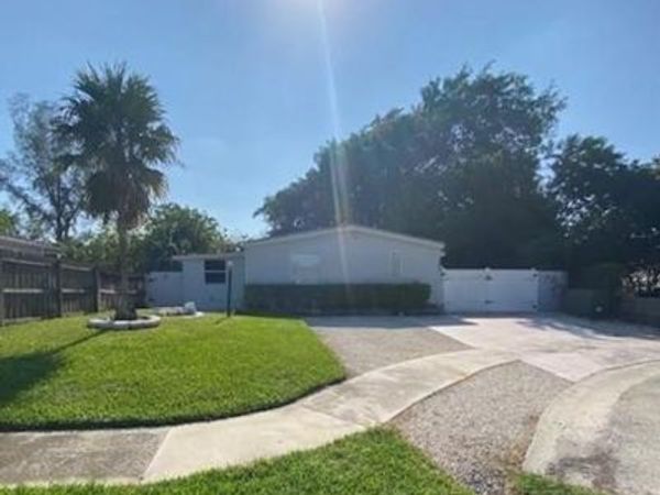 10666 S 228th Lane, Boca Raton, FL 33428