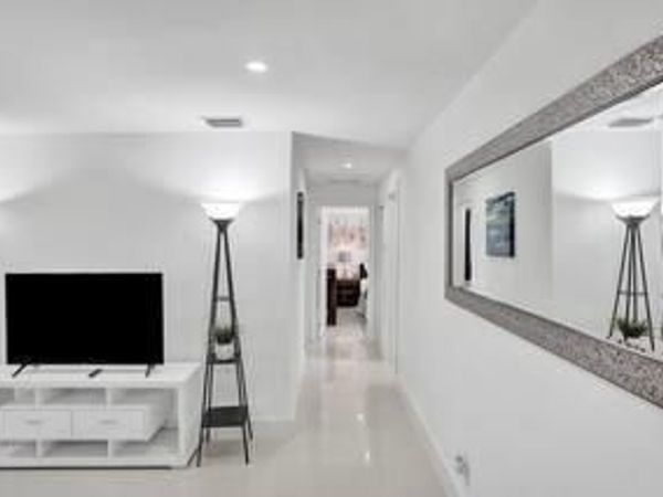 4314 SW 48th Ct, Dania Beach, FL 33314