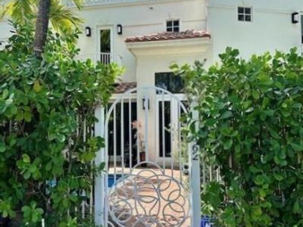 1362 Bayview Drive, Fort Lauderdale, FL 33304