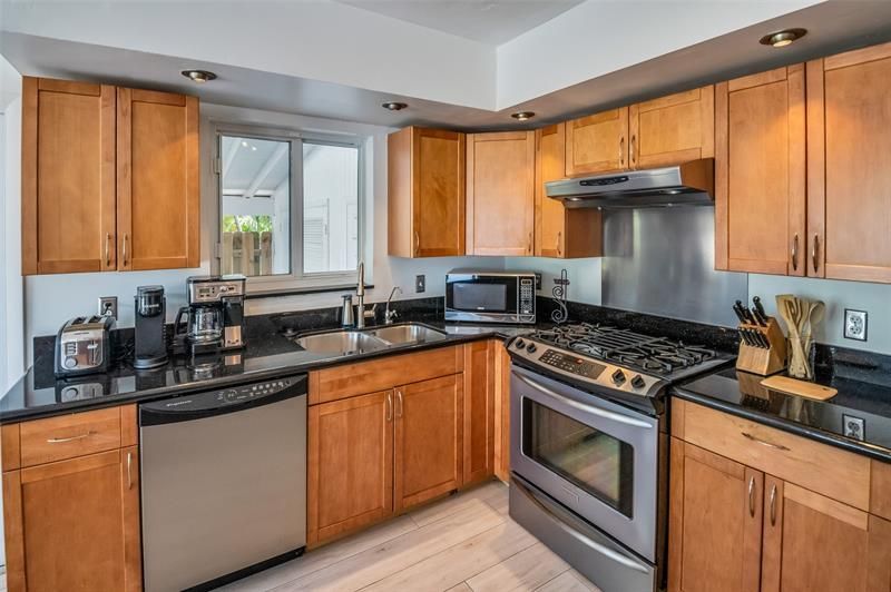 1606 NE 15th Av, Unit 1606, Fort Lauderdale, FL 33305 Photo