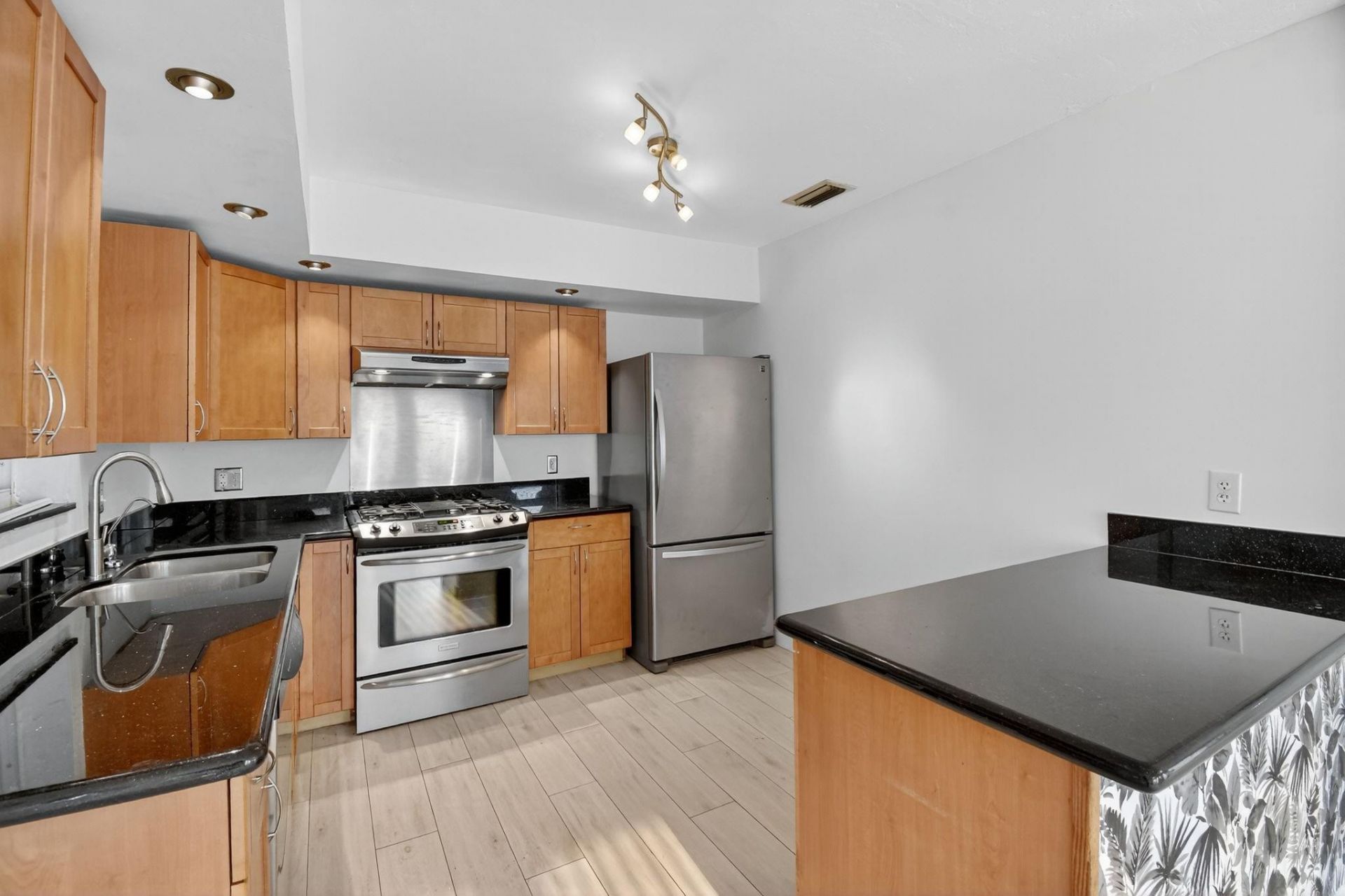1606 NE 15th Avenue, Unit 1606, Fort Lauderdale, FL 33305 Photo